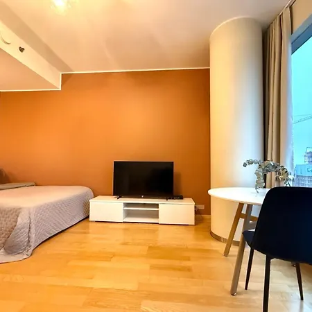 Modern High-rise In Апартаменты